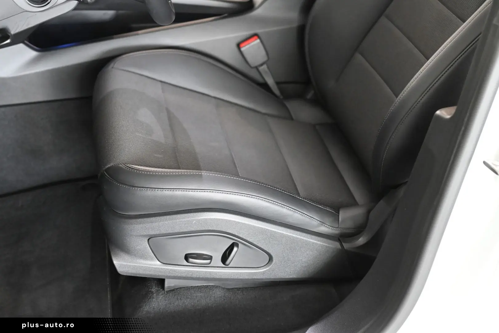 PORSCHE Macan 4 Panorama ACC AirSusp Bose 360