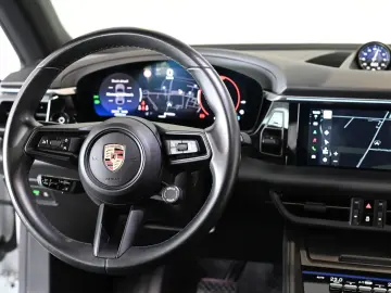 PORSCHE Macan 4 Panorama ACC AirSusp Bose 360