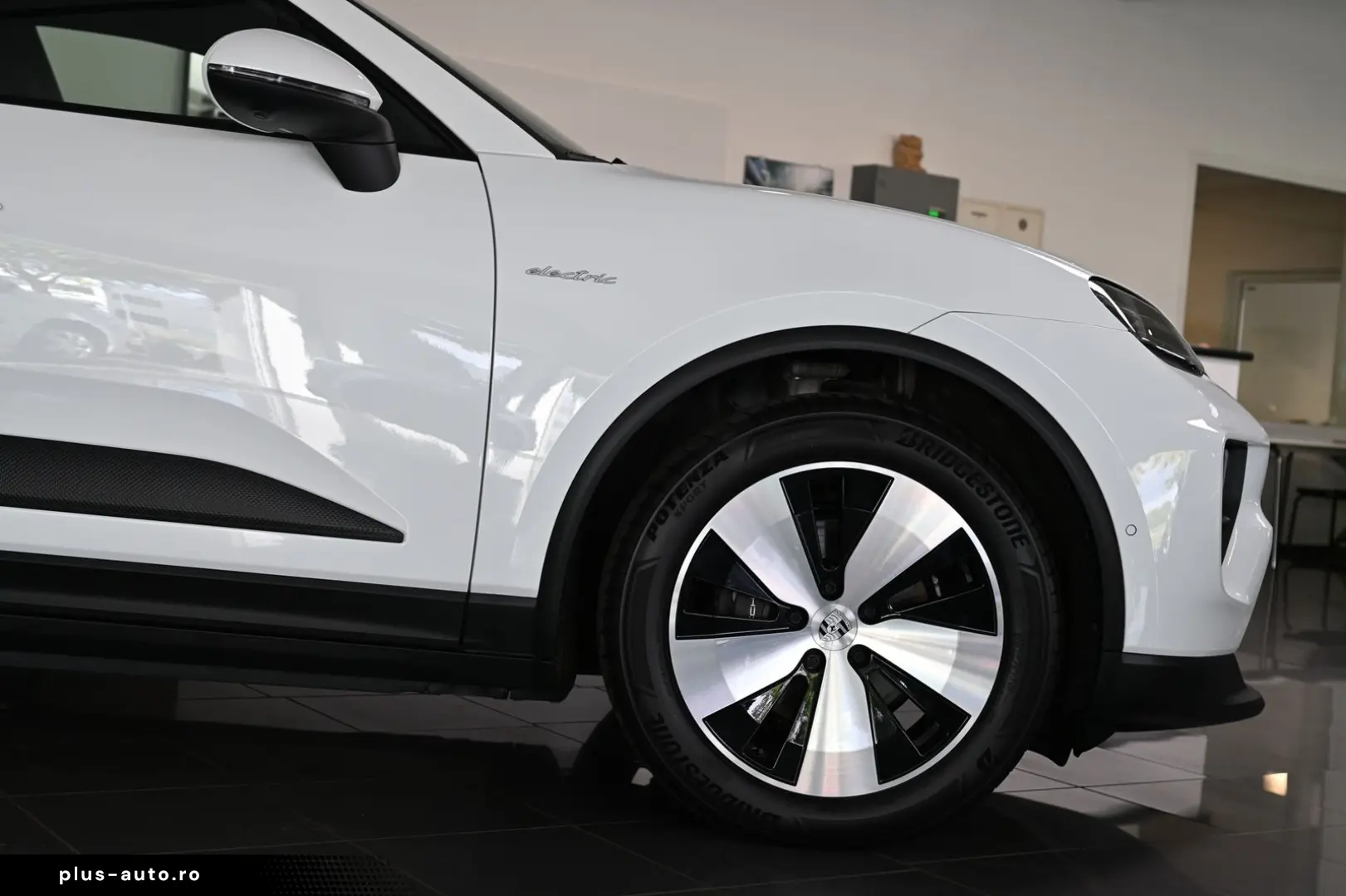 PORSCHE Macan 4 Panorama ACC AirSusp Bose 360