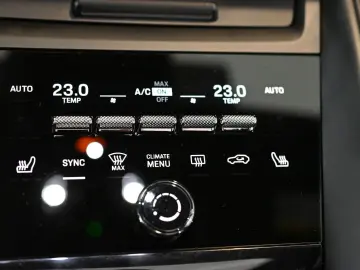 PORSCHE Macan 4 Panorama ACC AirSusp Bose 360