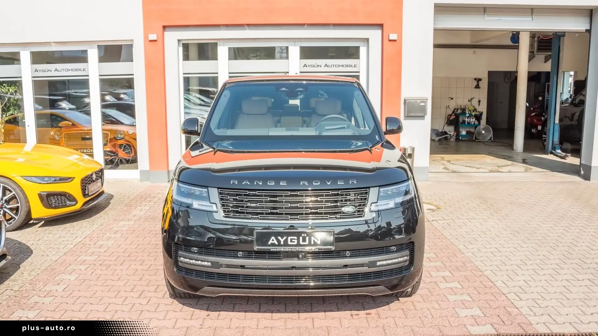 Land Rover Range Rover P460e HSE Shadow Pack