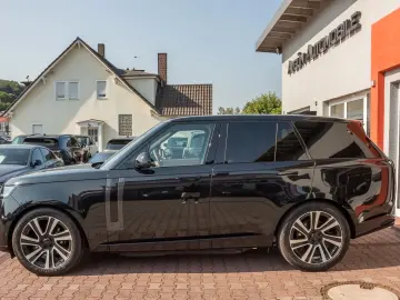 Land Rover Range Rover P460e HSE Shadow Pack