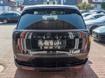 Land Rover Range Rover P460e HSE Shadow Pack