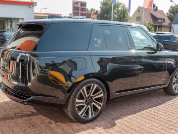 Land Rover Range Rover P460e HSE Shadow Pack