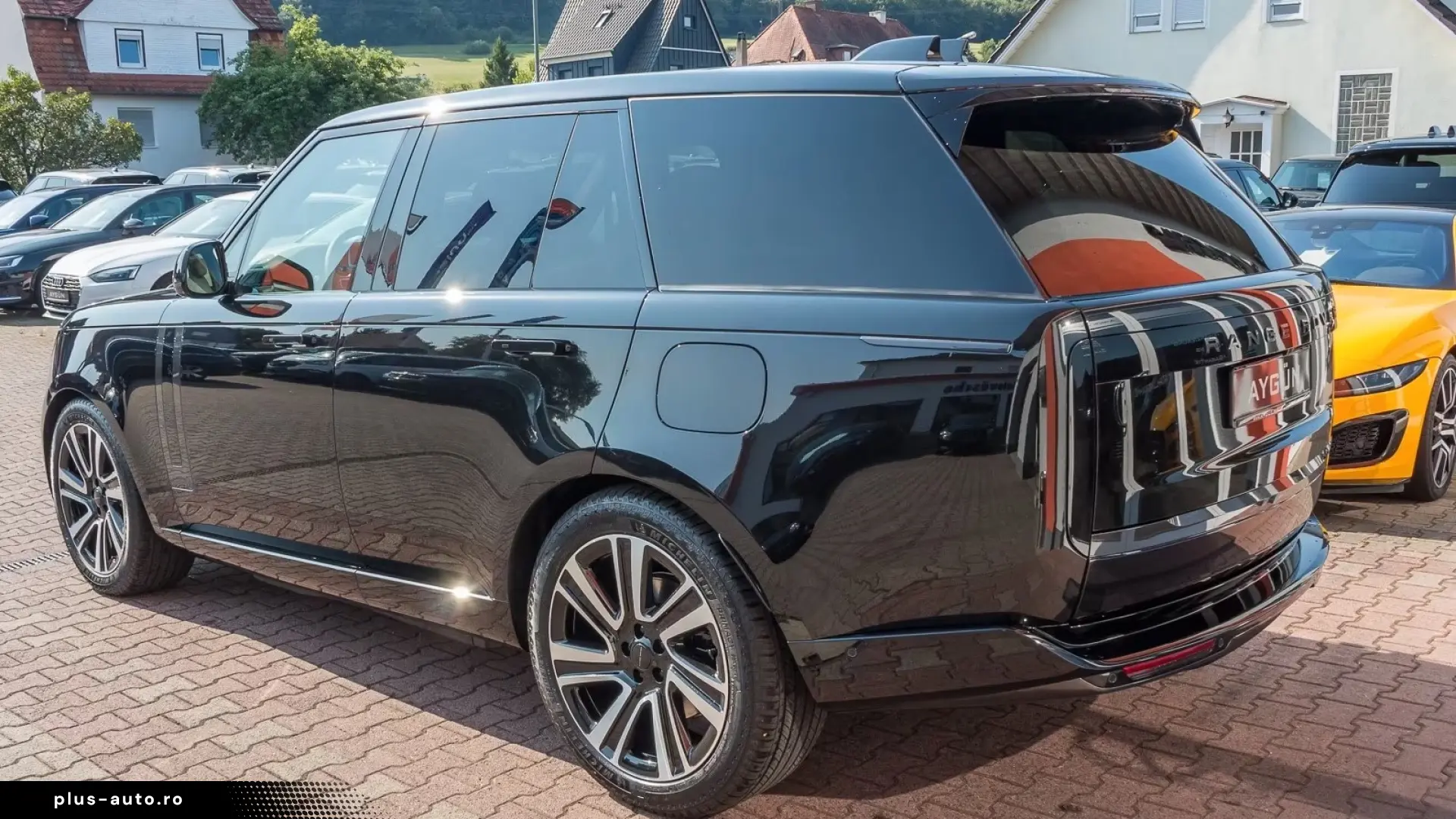 Land Rover Range Rover P460e HSE Shadow Pack