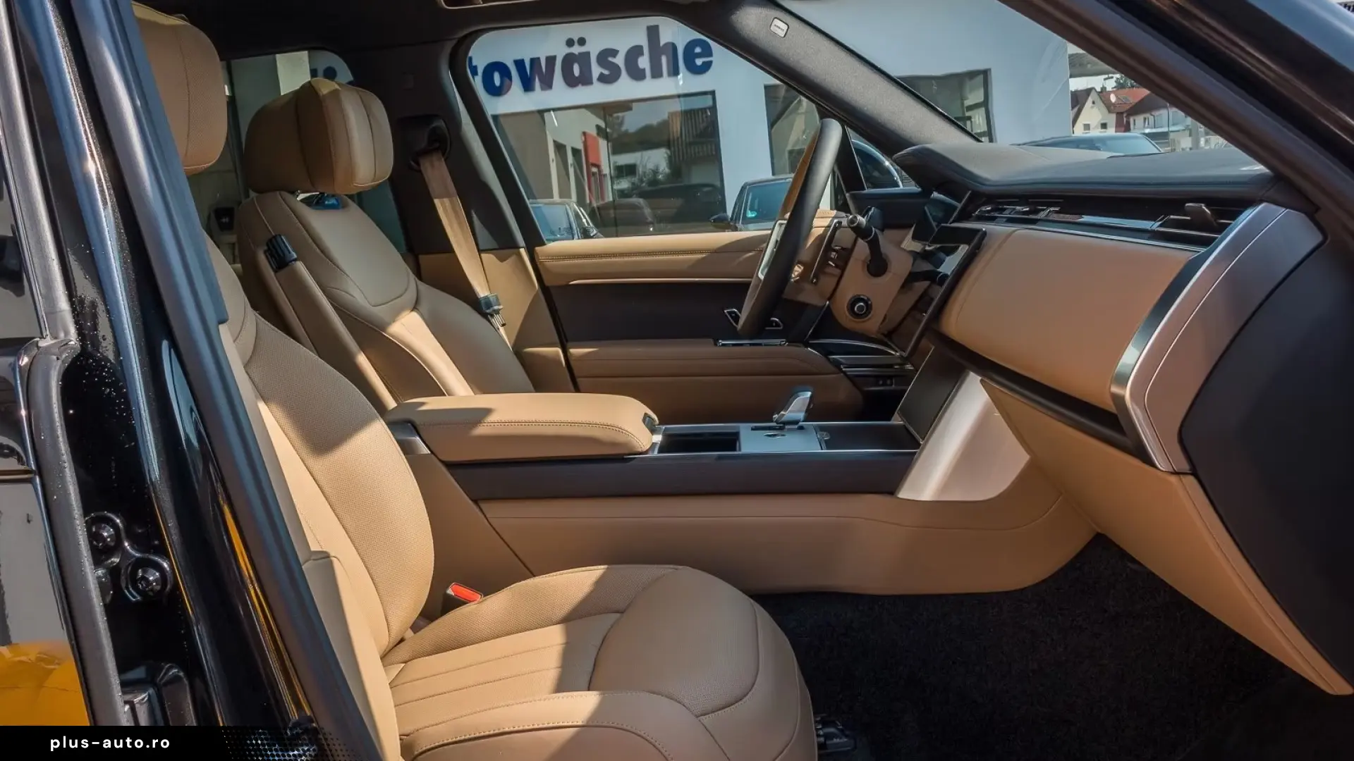 Land Rover Range Rover P460e HSE Shadow Pack