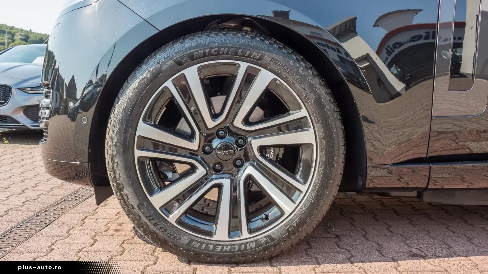 Land Rover Range Rover P460e HSE Shadow Pack