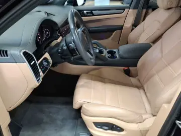 PORSCHE Cayenne E-Hybrid Tipt S Platinum Edition