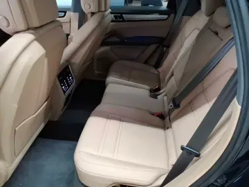 PORSCHE Cayenne E-Hybrid Tipt S Platinum Edition