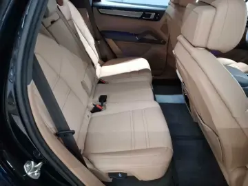 PORSCHE Cayenne E-Hybrid Tipt S Platinum Edition