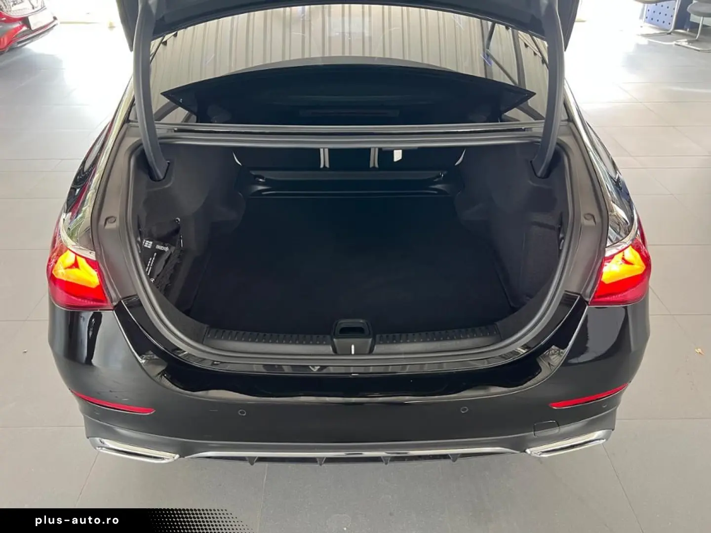 MERCEDES-BENZ E-Class 2025 — imagine 12