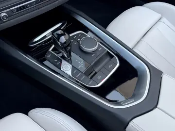 BMW Z4 sDrive20i  6tkm  Automatik