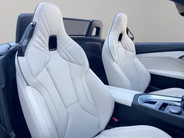 BMW Z4 sDrive20i  6tkm  Automatik