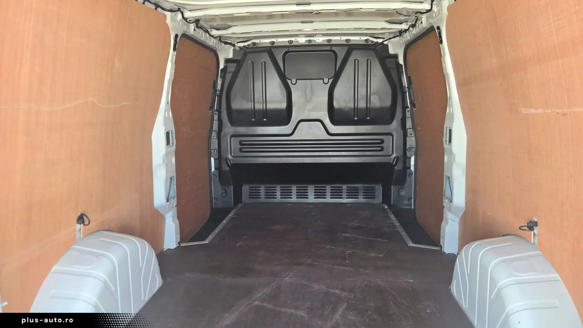 FORD TRANSIT CUSTOM L2H1 PREMIUM EDITION