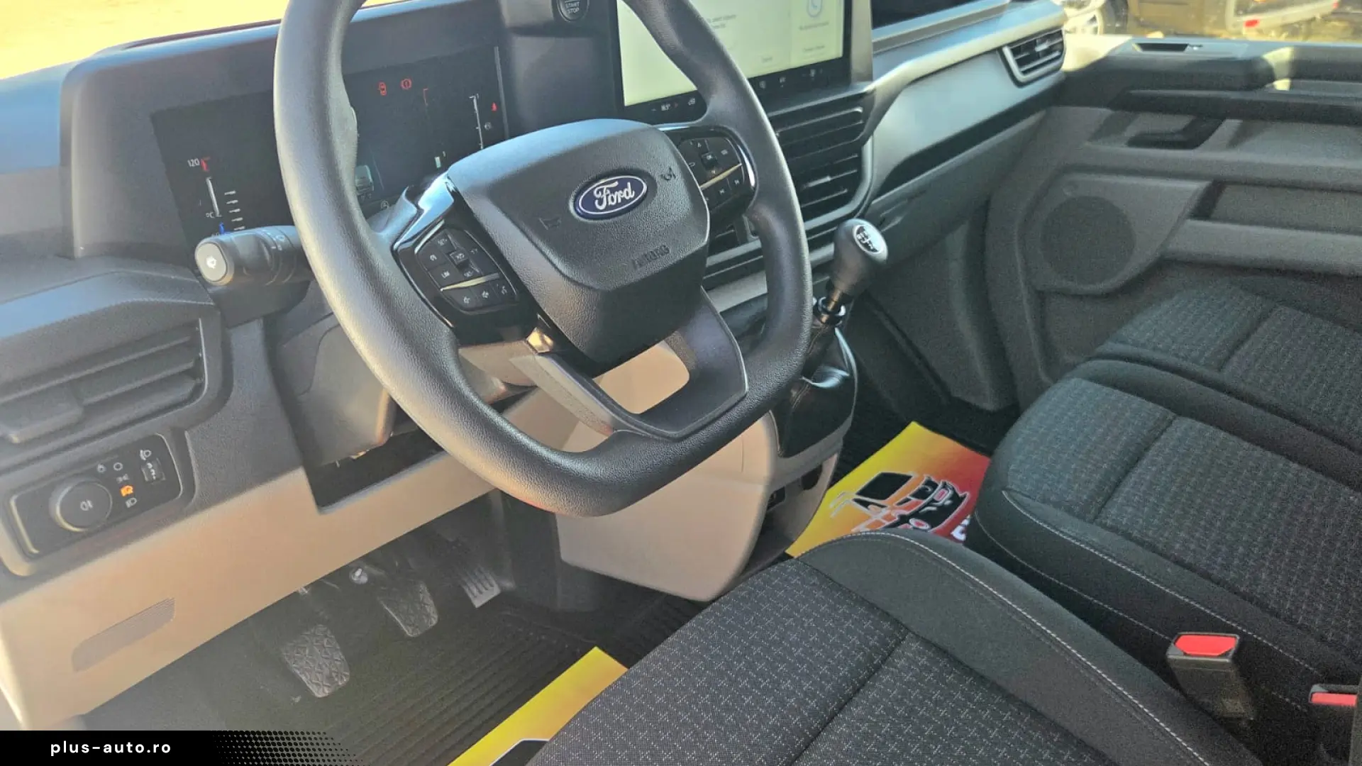 FORD TRANSIT CUSTOM L2H1 PREMIUM EDITION