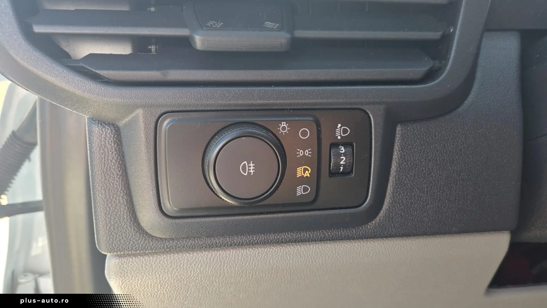 FORD TRANSIT CUSTOM L2H1 PREMIUM EDITION