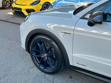 Porsche Cayenne Coupe Turbo E-Hybrid