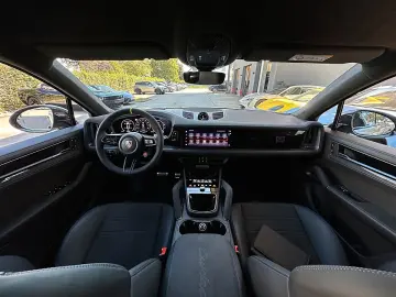 Porsche Cayenne Coupe Turbo E-Hybrid