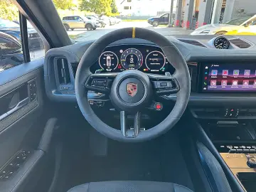 Porsche Cayenne Coupe Turbo E-Hybrid