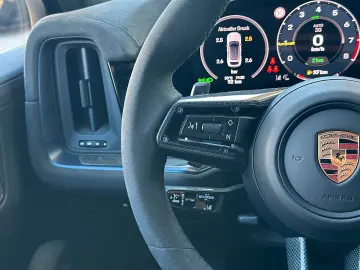 Porsche Cayenne Coupe Turbo E-Hybrid