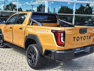 Toyota Hilux Invincible Double Cab 4x4