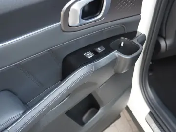 KIA Sorento Platinum 4WD Plug In Panorama ACC Mod 25