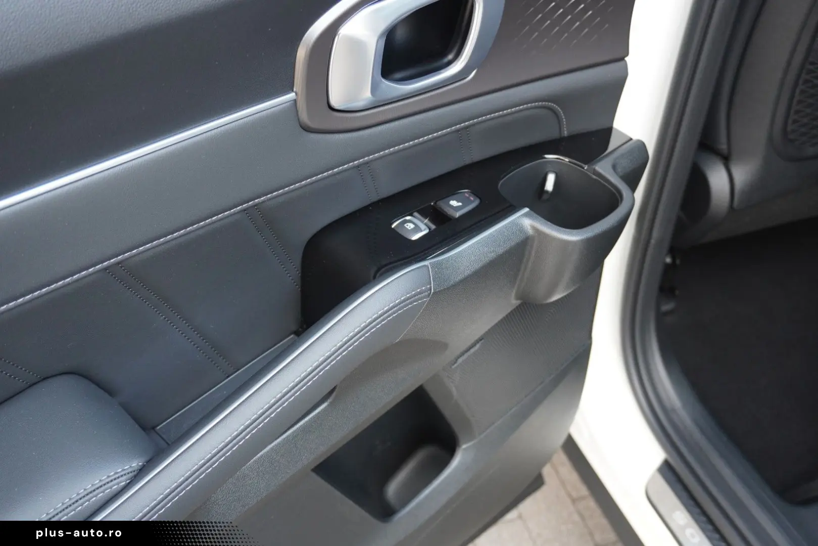 KIA Sorento Platinum 4WD Plug In Panorama ACC Mod 25