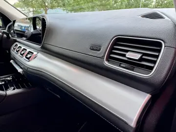 MERCEDES-BENZ GLE 350d 4Matic AMG PanoSD Head-up AHK…