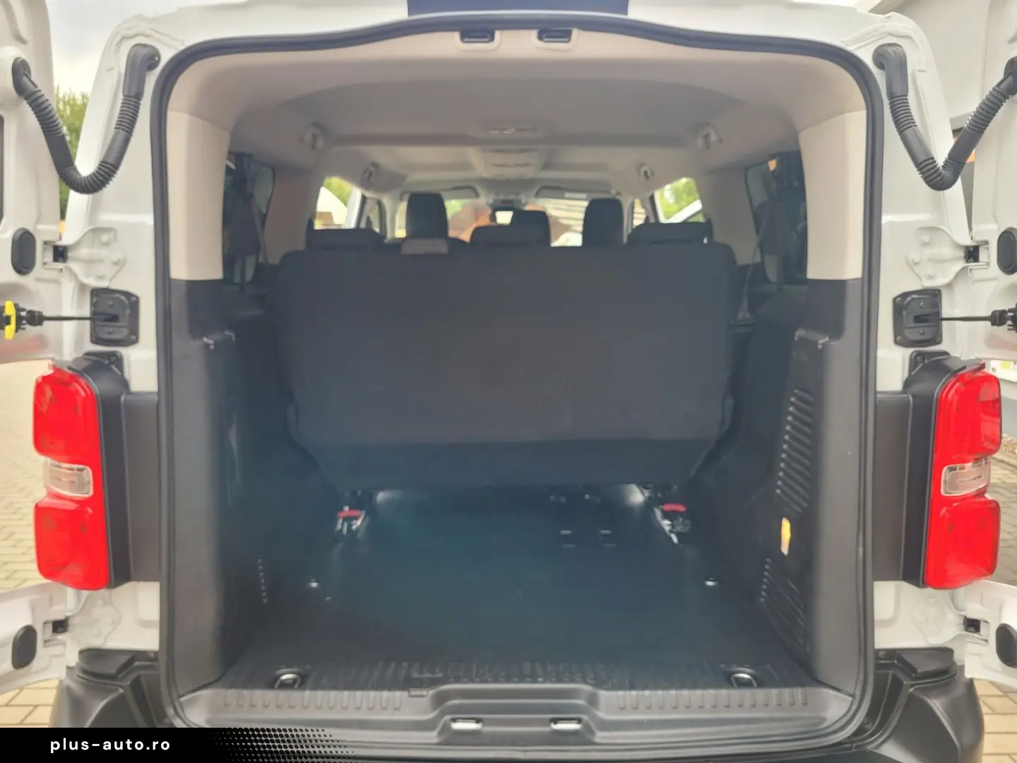 PEUGEOT E-Expert 75kWh  L3  BUS Kamera LED NAVI 9 Sitze