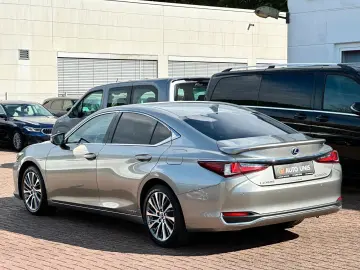 LEXUS ES 300h Hybrid Cam Navi Scheckheft 1.Hand
