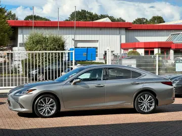 LEXUS ES 300h Hybrid Cam Navi Scheckheft 1.Hand