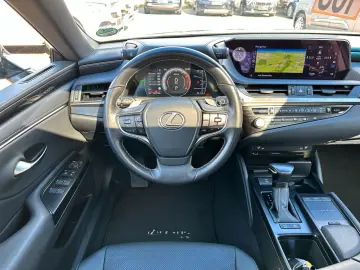 LEXUS ES 300h Hybrid Cam Navi Scheckheft 1.Hand
