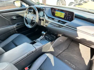 LEXUS ES 300h Hybrid Cam Navi Scheckheft 1.Hand