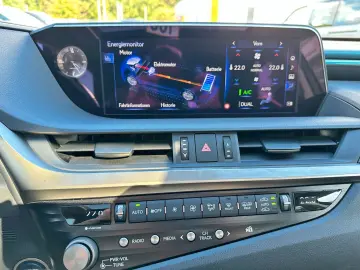 LEXUS ES 300h Hybrid Cam Navi Scheckheft 1.Hand