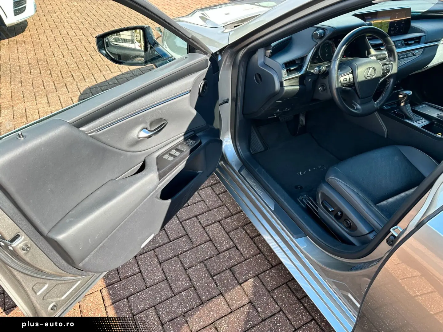 LEXUS ES 300h Hybrid Cam Navi Scheckheft 1.Hand
