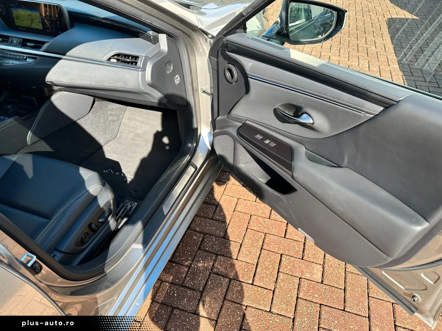 LEXUS ES 300h Hybrid Cam Navi Scheckheft 1.Hand