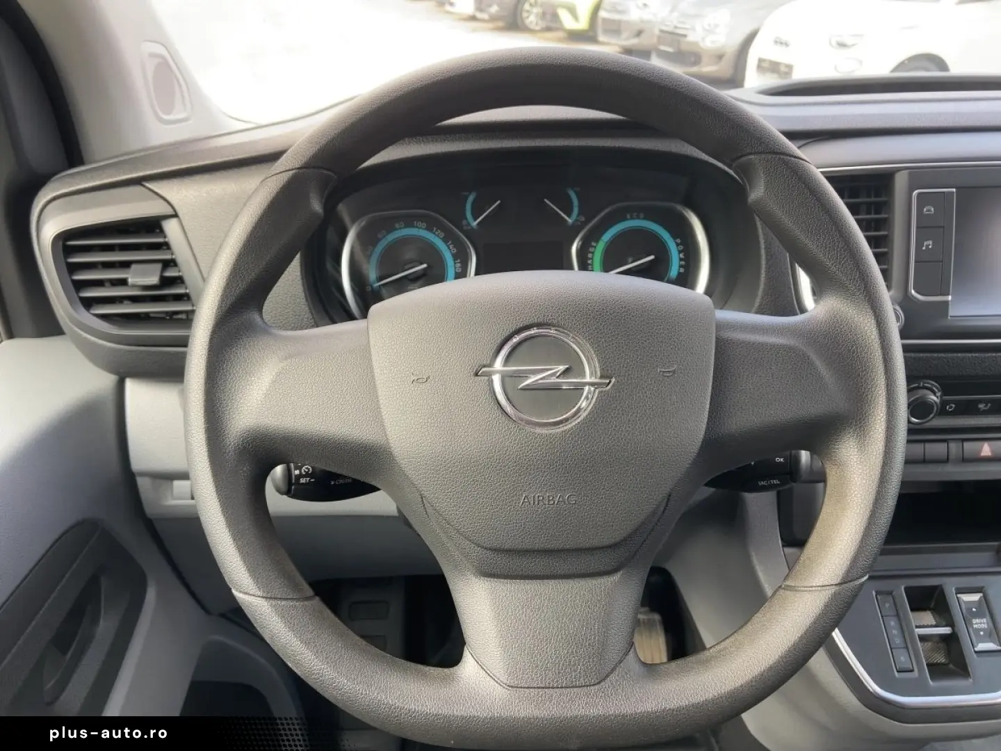 OPEL Vivaro -e M 9 Sitzer