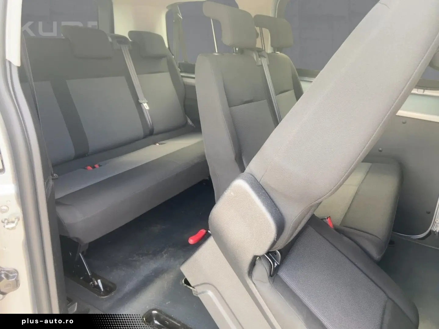 OPEL Vivaro -e M 9 Sitzer