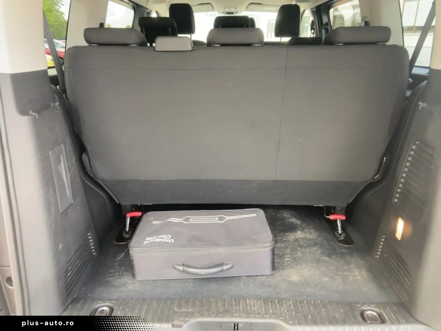 OPEL Vivaro -e M 9 Sitzer