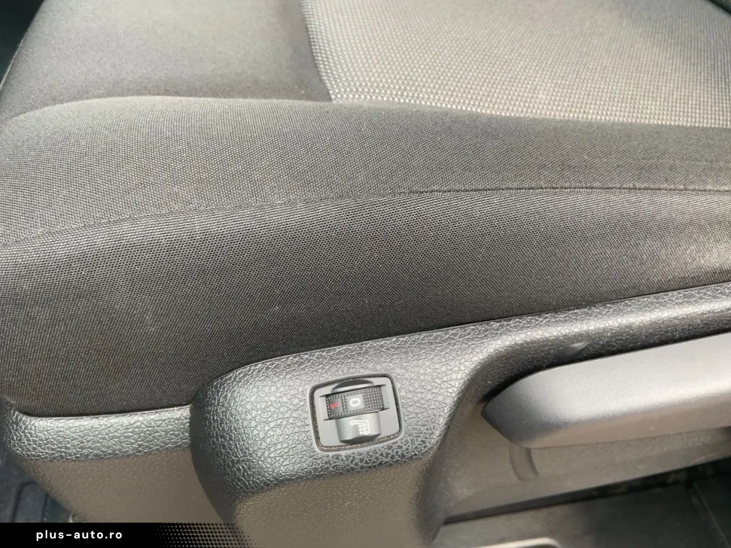 OPEL Vivaro -e M 9 Sitzer