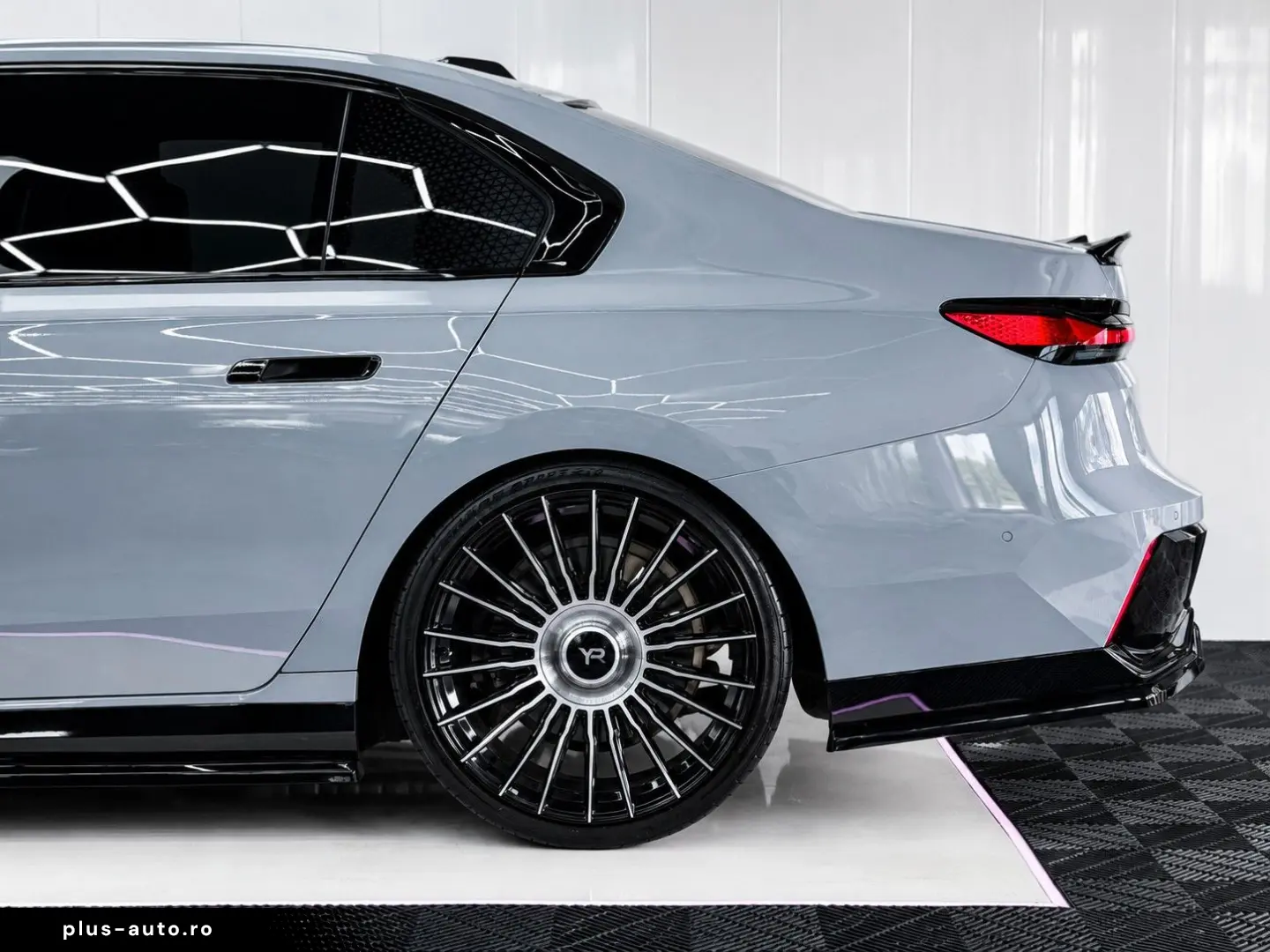 BMW 740 d xDrive M Sport B&O 360 PANO 22