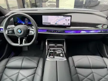 BMW 740d xDrive M Sport DA PA Prof SkyLounge TV
