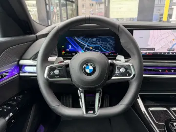 BMW 740d xDrive M Sport DA PA Prof SkyLounge TV
