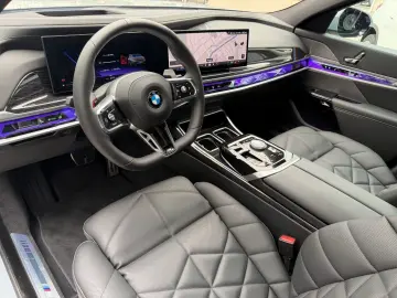 BMW 740d xDrive M Sport DA PA Prof SkyLounge TV