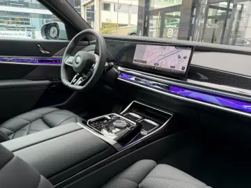 BMW 740d xDrive M Sport DA PA Prof SkyLounge TV