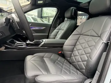 BMW 740d xDrive M Sport DA PA Prof SkyLounge TV