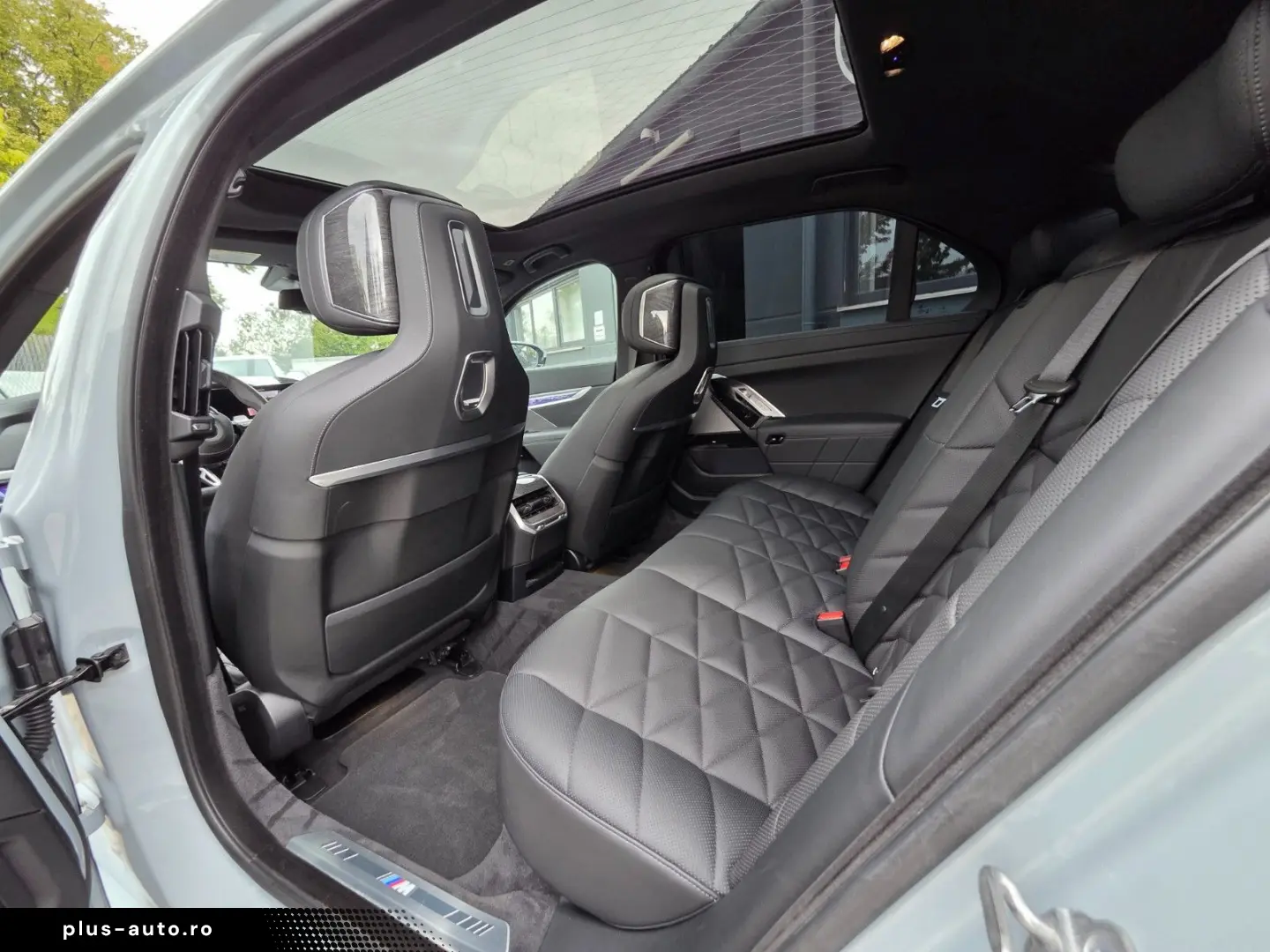 BMW 740i M Sport Paket Kristall Paket SkyLounge B&W
