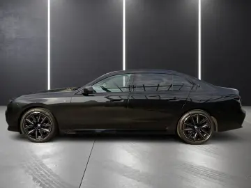 BMW 740d xDrive M SPORTPAKET PRO SKY LOUNGE INTEGRAL