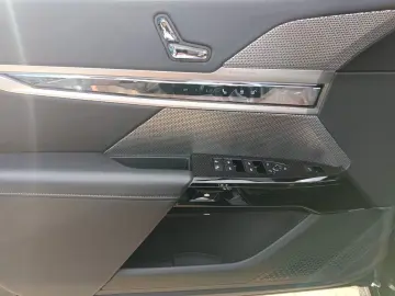 BMW 740d xDrive M SPORTPAKET PRO SKY LOUNGE INTEGRAL