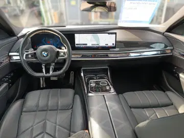 BMW 740d xDrive M SPORTPAKET PRO SKY LOUNGE INTEGRAL